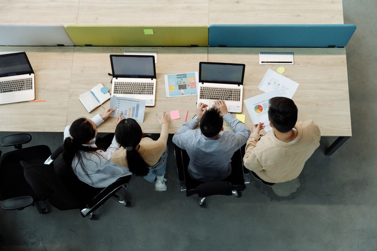 Colleagues planning together